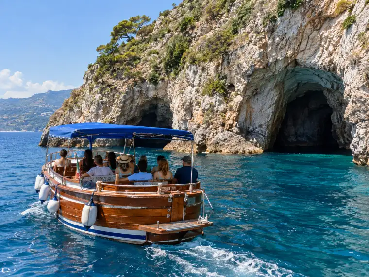 Full-island cruise with grotto stops from Marina Grande