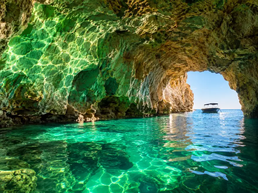 Crystal-clear waters along Capri’s southern coast